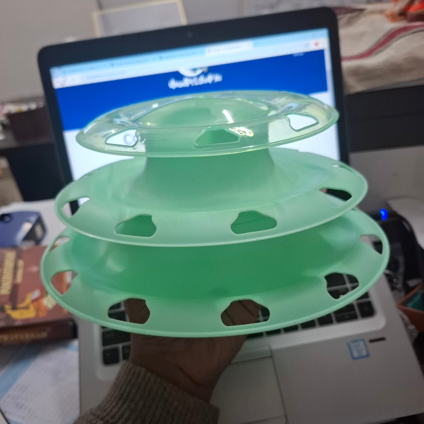 Cat spin wheel toy