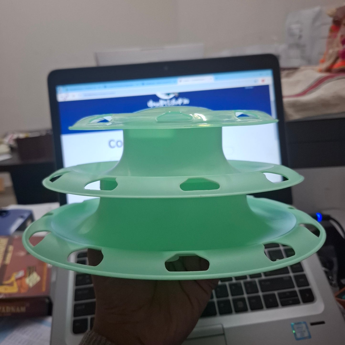 Cat spin wheel toy